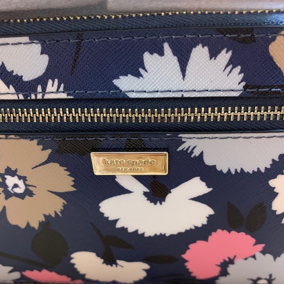 NWT Kate Spade Shore Street Gala Floral Wristlet - Picture 4 of 7